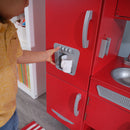 Vintage kuhinja u crvenoj boji